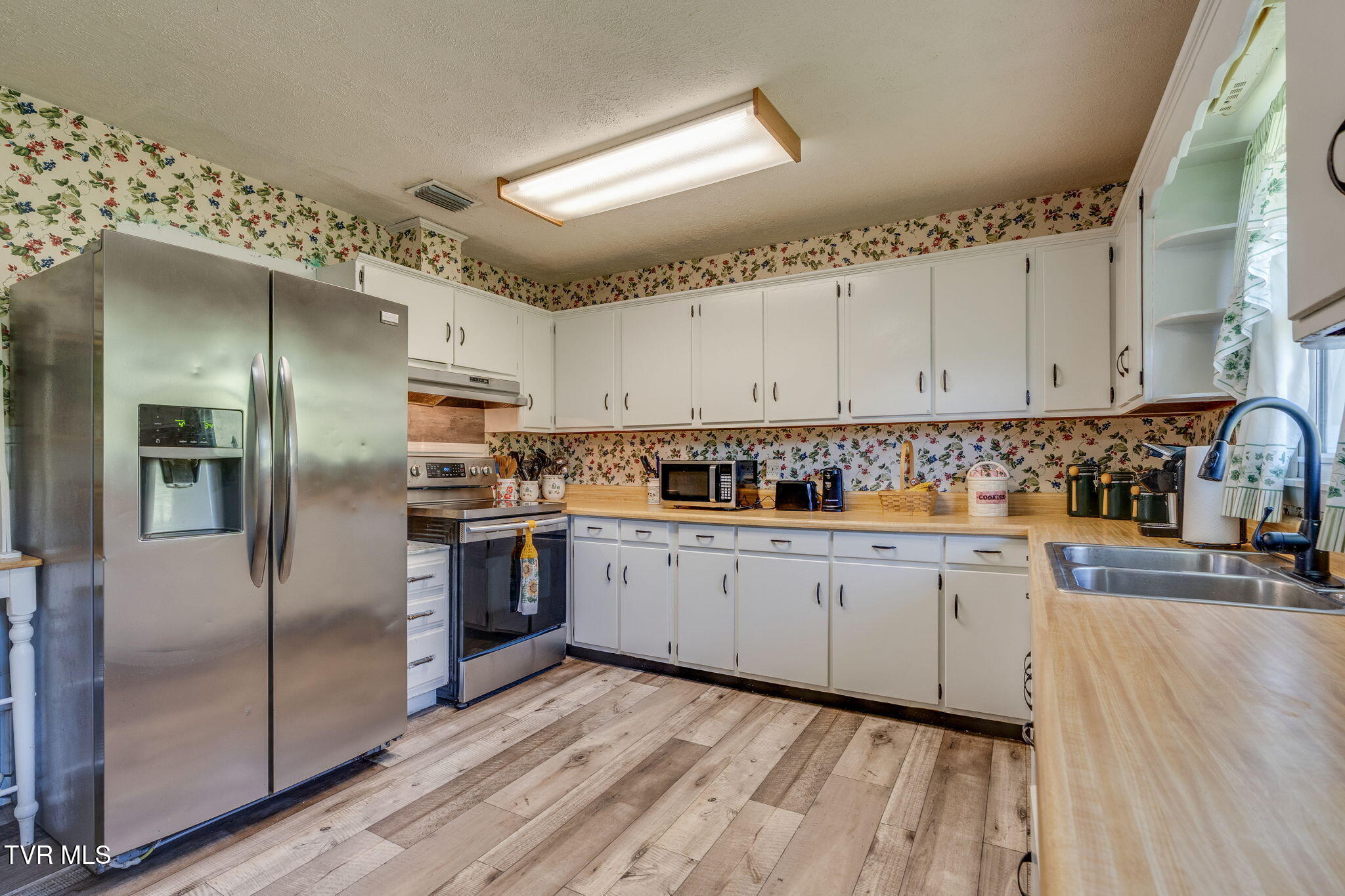 2251 Siam Road Elizabethton, TN 37643 - Photo 8 of 36 009