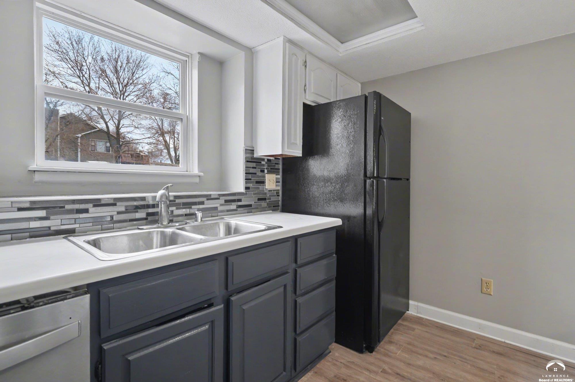 1011 Lakecrest Road Lawrence, KS 66049 - Photo 12 of 37