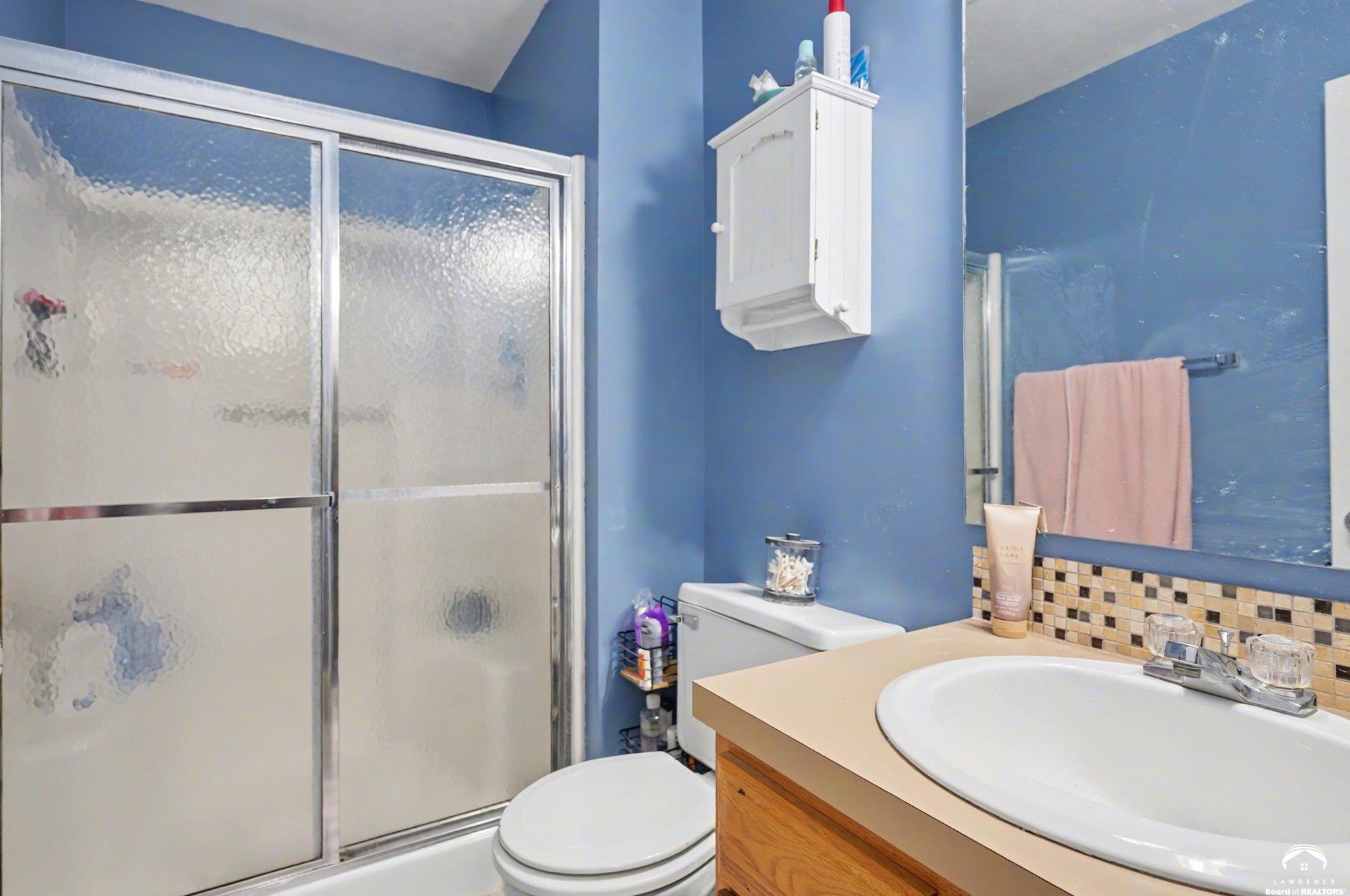 1011 Lakecrest Road Lawrence, KS 66049 - Photo 21 of 37