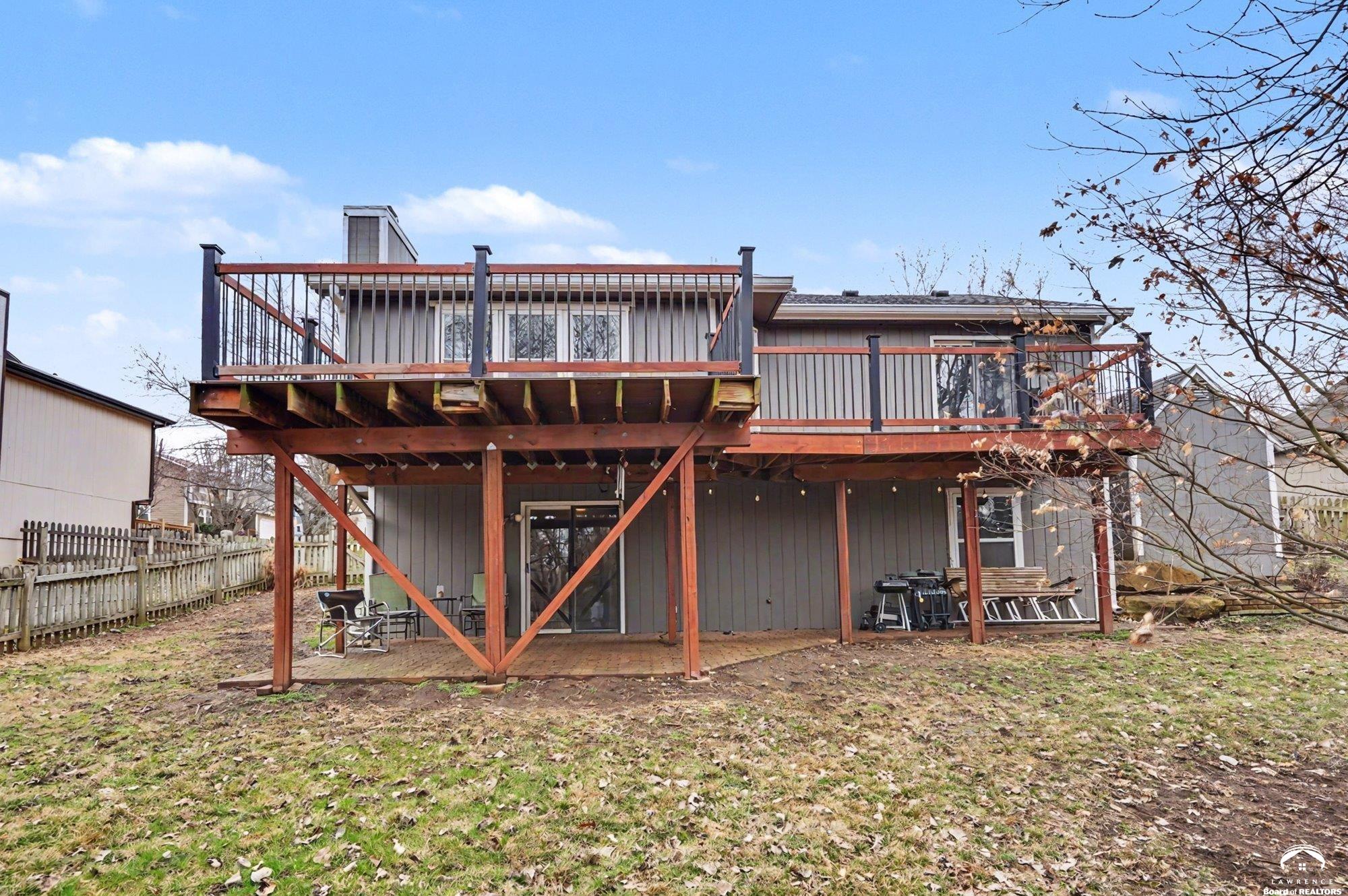 1011 Lakecrest Road Lawrence, KS 66049 - Photo 27 of 37