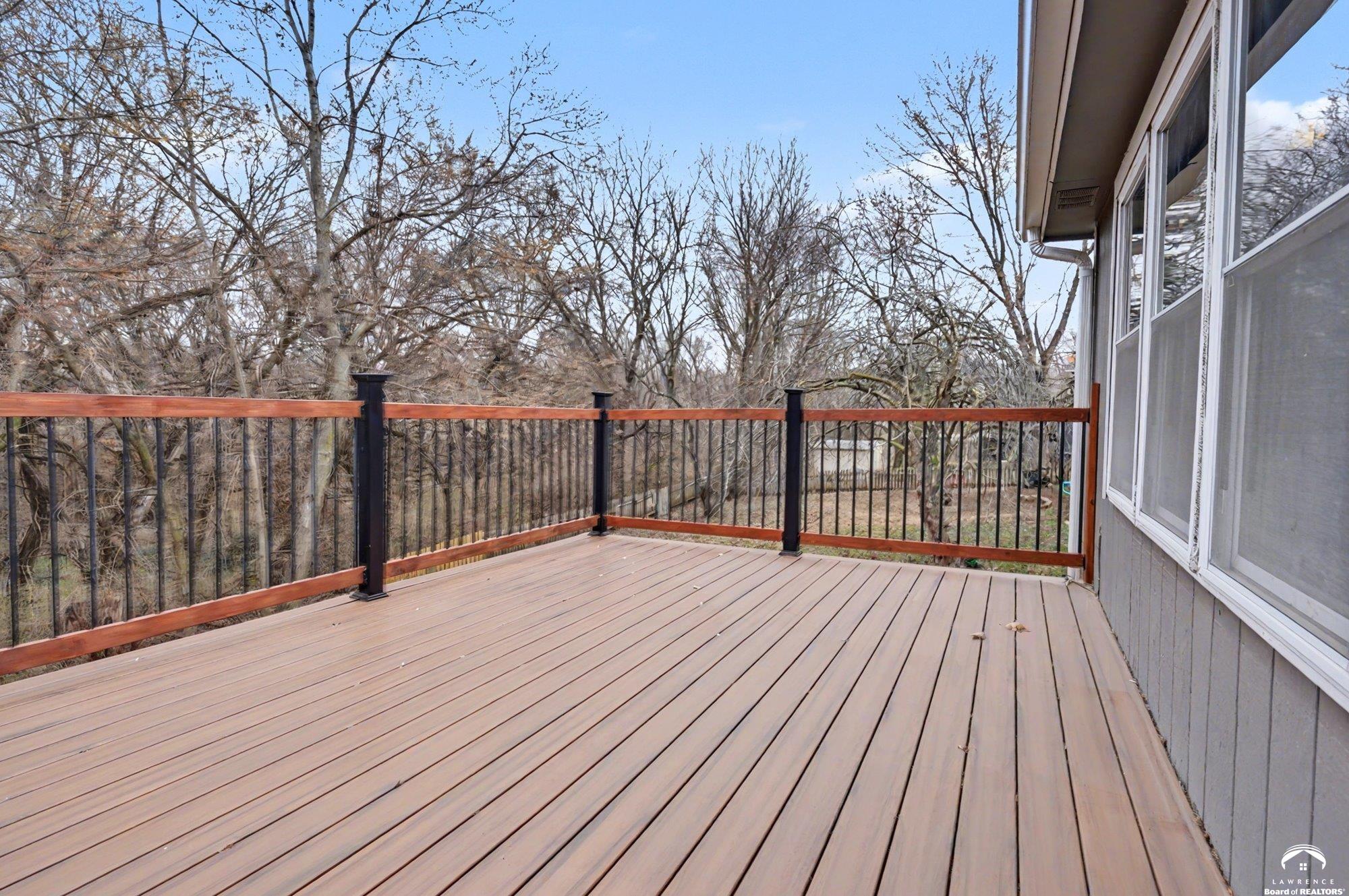 1011 Lakecrest Road Lawrence, KS 66049 - Photo 34 of 37