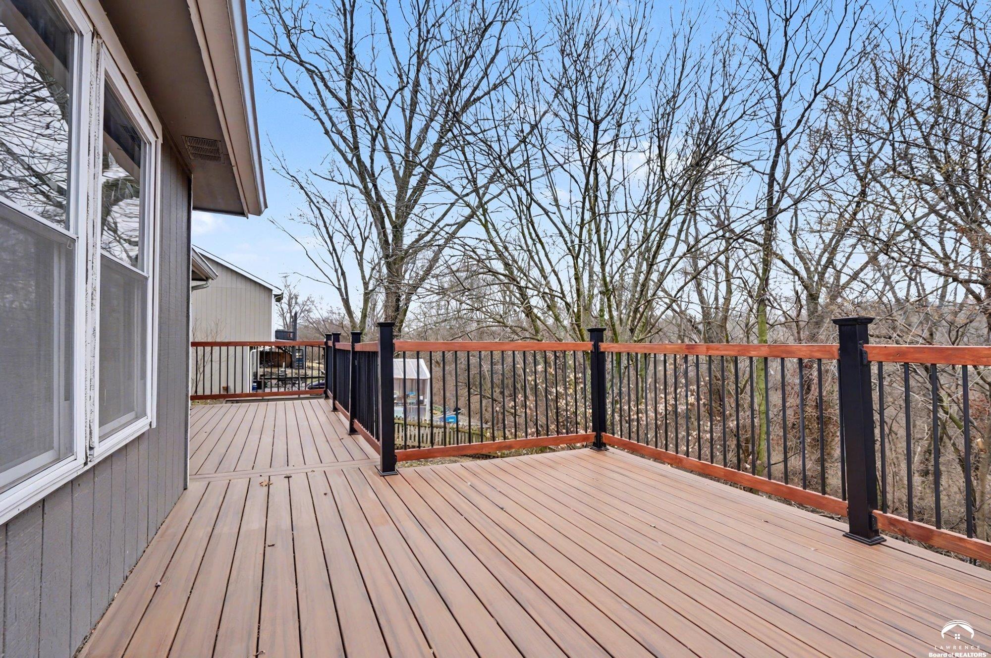 1011 Lakecrest Road Lawrence, KS 66049 - Photo 35 of 37