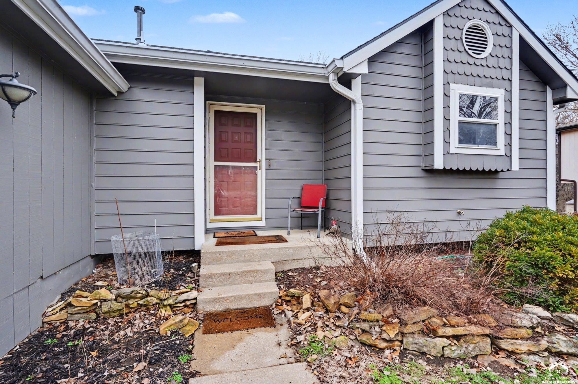 1011 Lakecrest Road Lawrence, KS 66049 - Photo 4 of 37