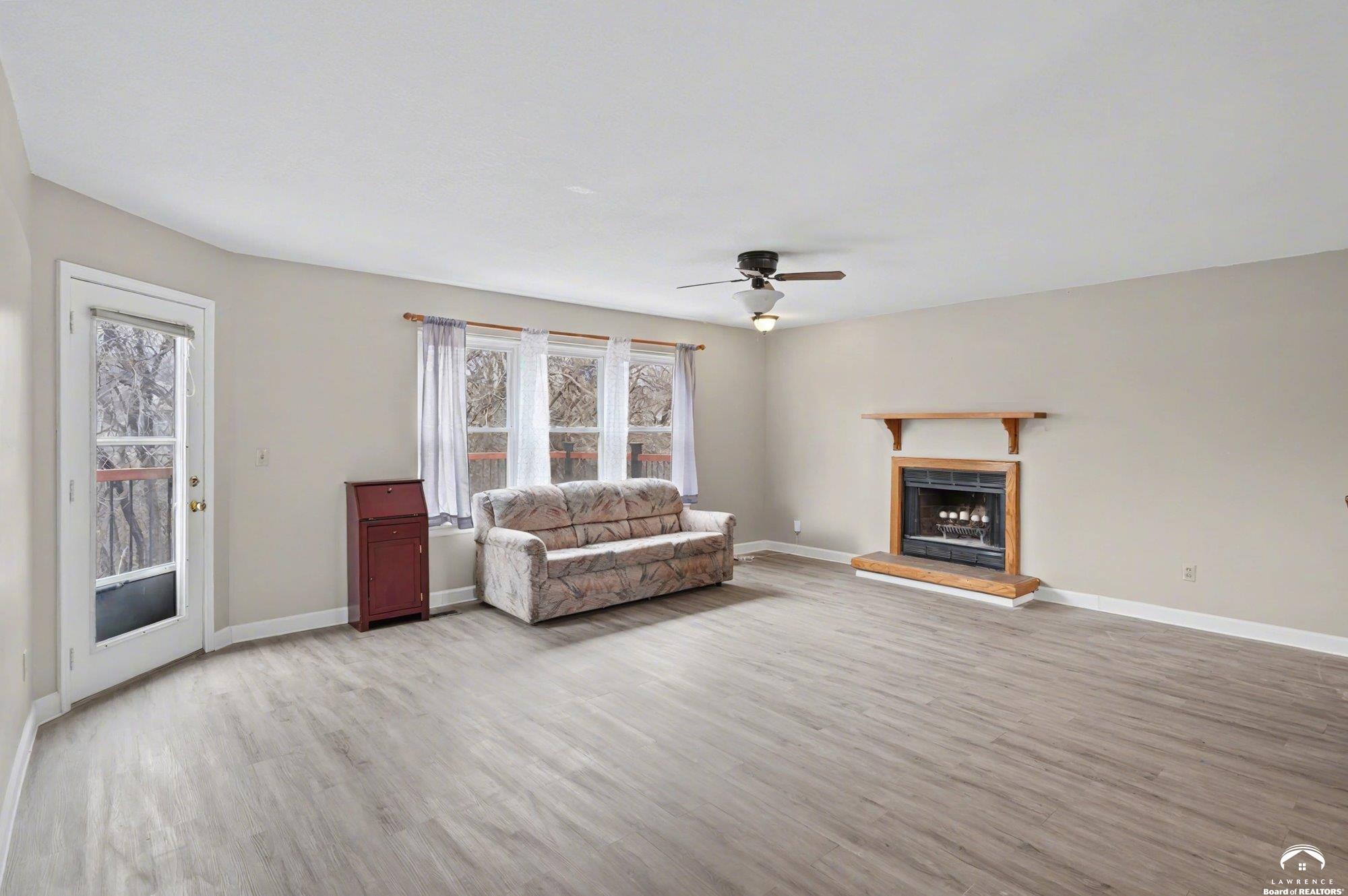 1011 Lakecrest Road Lawrence, KS 66049 - Photo 6 of 37