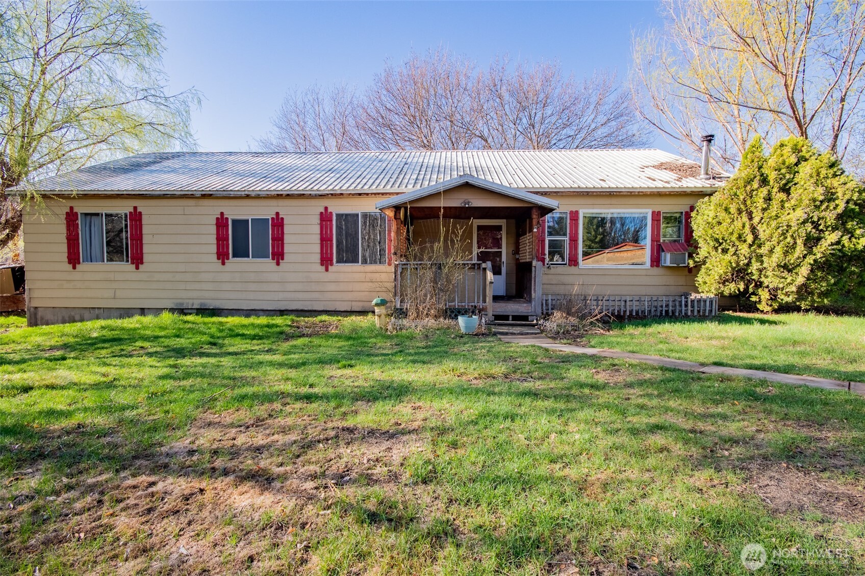 7 Hutton Road Oroville, WA 98844 - Photo 3 of 39