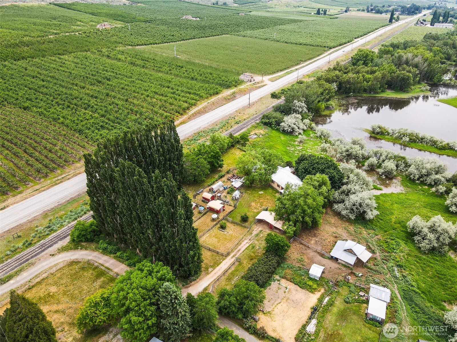 7 Hutton Road Oroville, WA 98844 - Photo 4 of 39