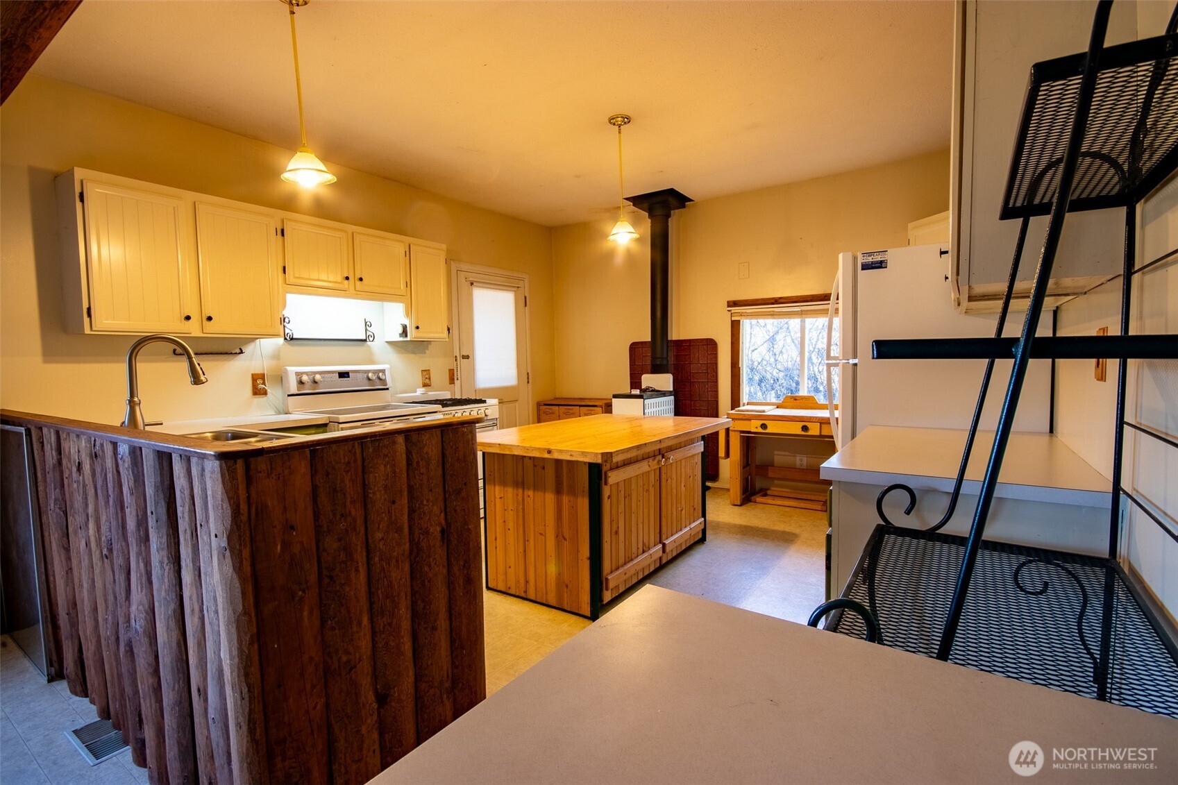 7 Hutton Road Oroville, WA 98844 - Photo 7 of 39