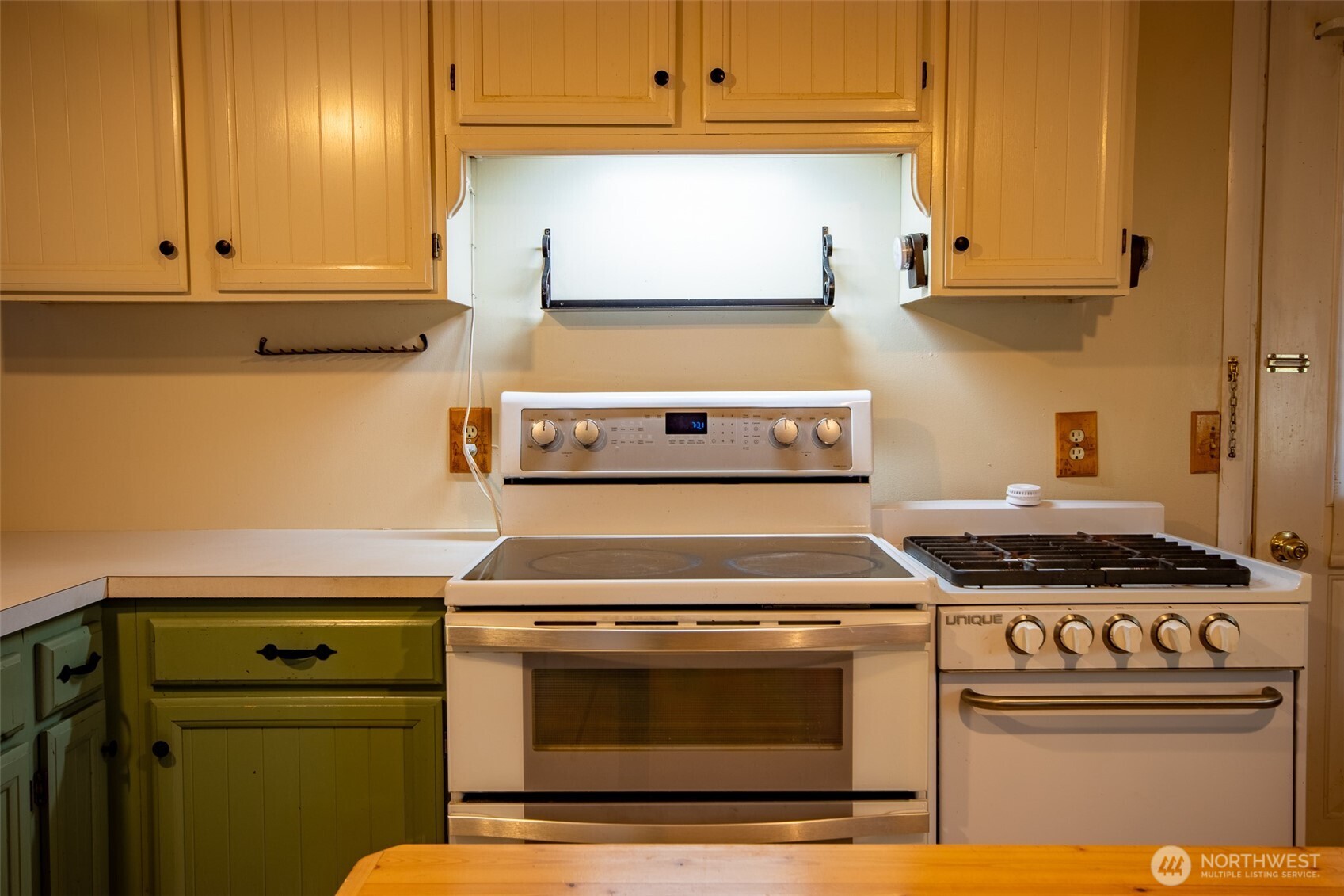 7 Hutton Road Oroville, WA 98844 - Photo 9 of 39