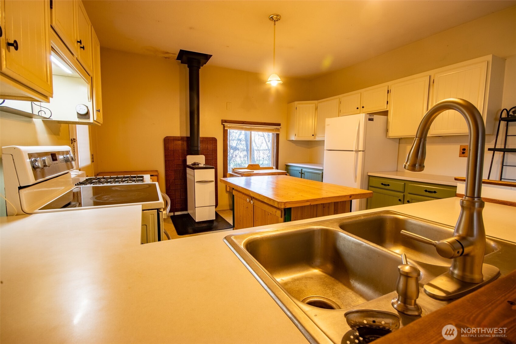 7 Hutton Road Oroville, WA 98844 - Photo 10 of 39