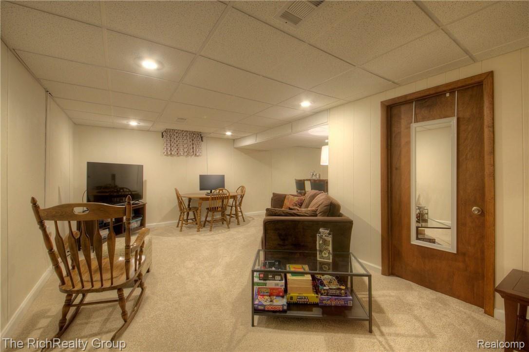 11701 Sycamore Road Plymouth, MI 48170 - Photo 18 of 34 17.jpeg