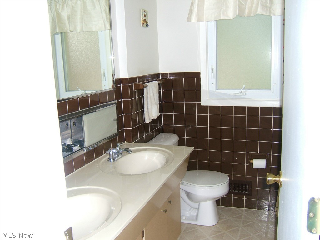 8462 Priem Road Strongsville, OH 44149 - Photo 7 of 15 Gallery Image 7