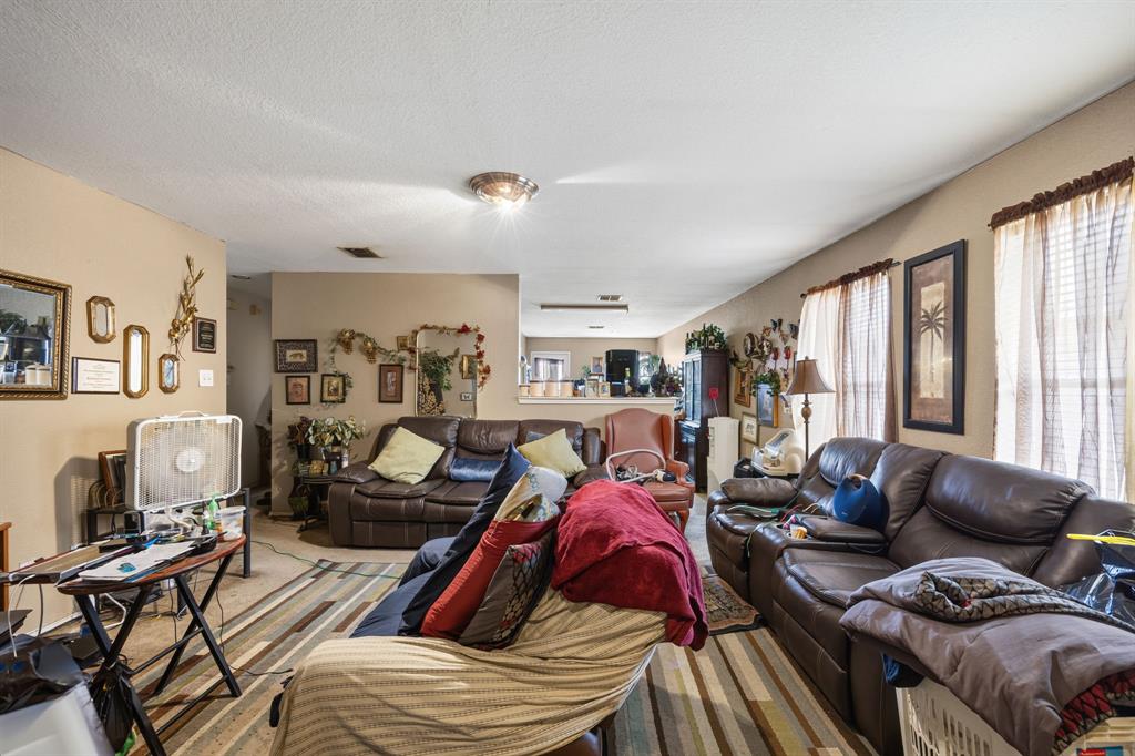 1344 Castle Ridge Road Fort Worth, TX 76140 - Photo 5 of 25 Gallery Image 5