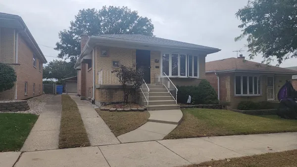 $2,400 | 5432 South Neva Avenue, Chicago, IL 60638