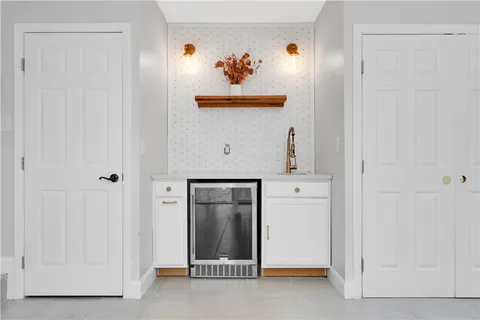 $1,095,000 | 41 Elmway Street, Providence, RI 02906