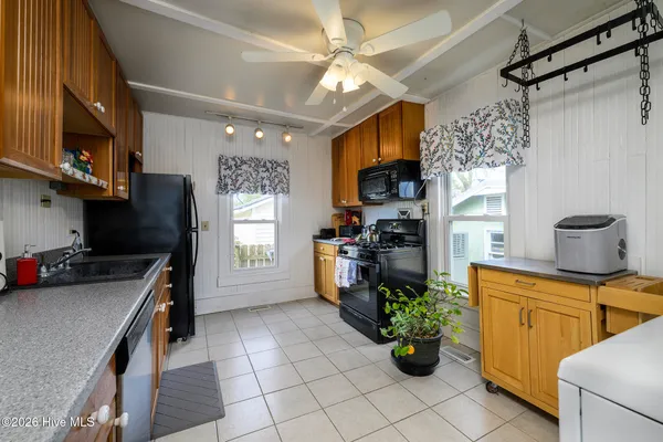$393,000 | 402 Hodges Street, Oriental, NC 28571