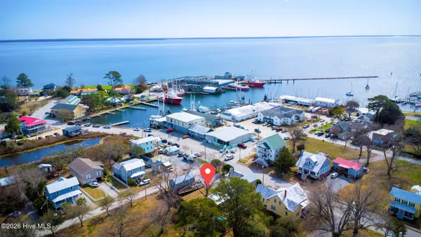 $393,000 | 402 Hodges Street, Oriental, NC 28571