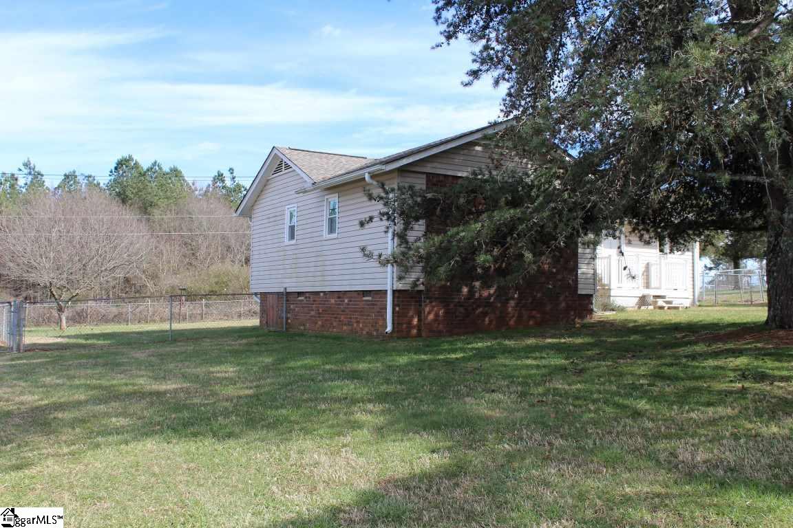 207 Sherwood Road Easley, SC 29640 - Photo 3 of 18