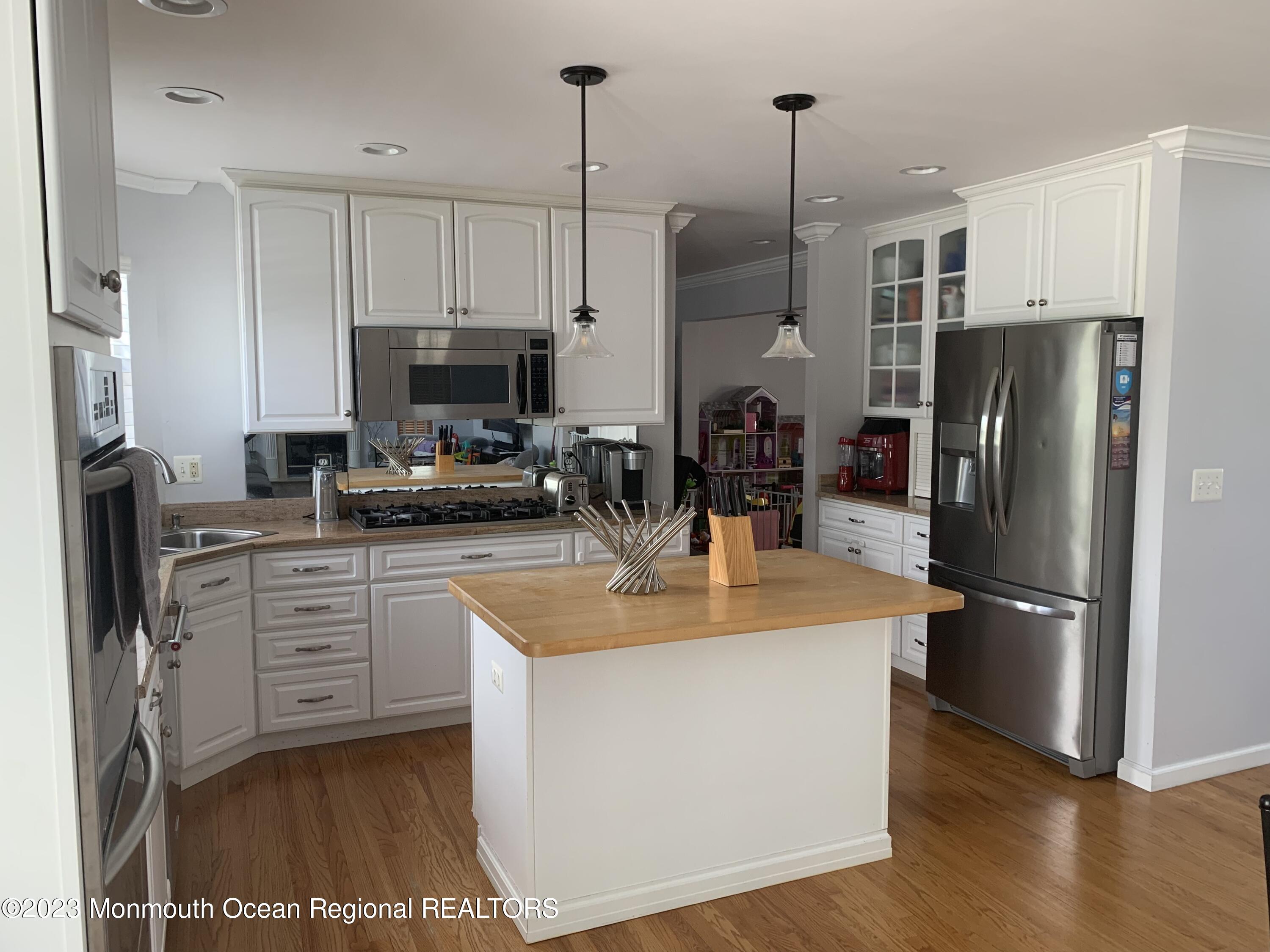 143 Barracuda Road Manahawkin, NJ 08050 - Photo 5 of 26 BCC03363-B57F-43F4-998A-5D92A40443D7