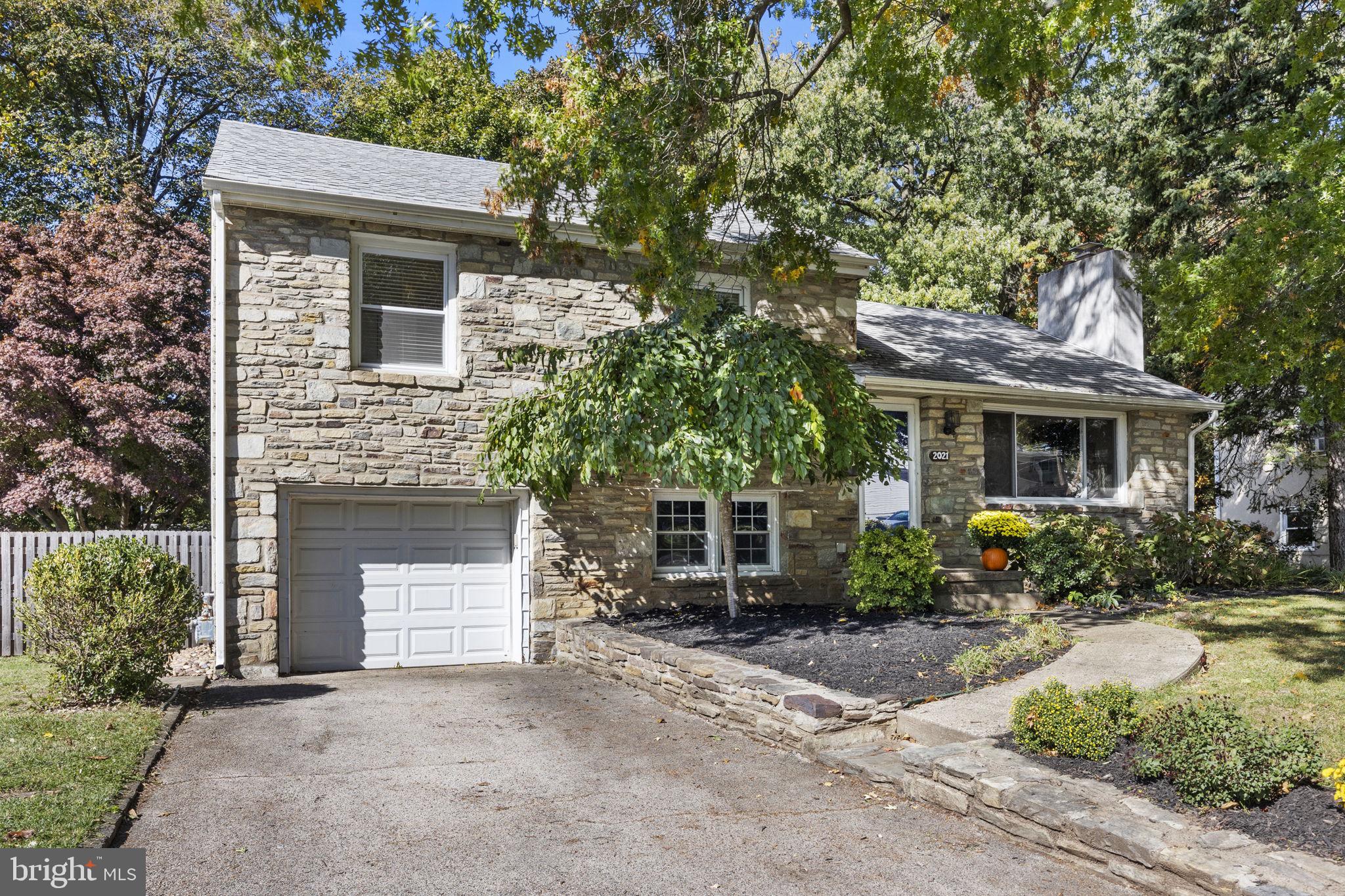 2021 Spring Mill Road Conshohocken, PA 19428 - Photo 2 of 19 Gallery Image 2