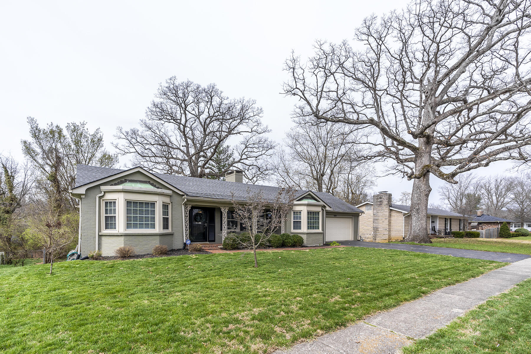1004 Castleton Way Lexington, KY 40517 - Photo 3 of 35 1004castleton02
