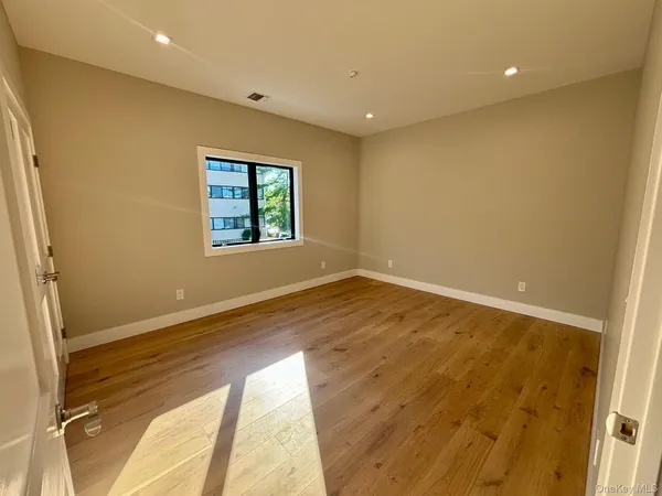 $5,300 | 159 Harrison Avenue, Unit C, Mineola, NY 11501