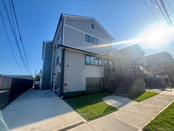 $5,300 | 159 Harrison Avenue, Unit C, Mineola, NY 11501