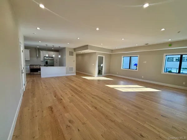 $5,300 | 159 Harrison Avenue, Unit C, Mineola, NY 11501