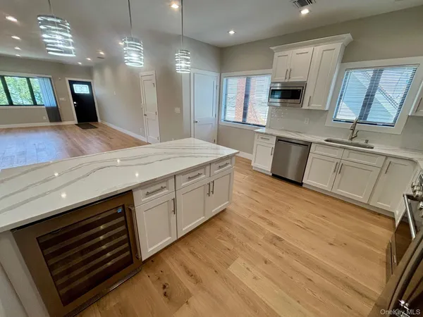 $5,300 | 159 Harrison Avenue, Unit C, Mineola, NY 11501