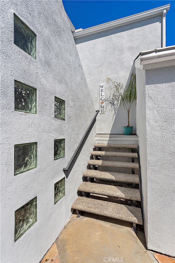 24451 Lantern Hill Drive, Unit D Dana Point, CA 92629 - Photo 21 of 32 a view of entryway