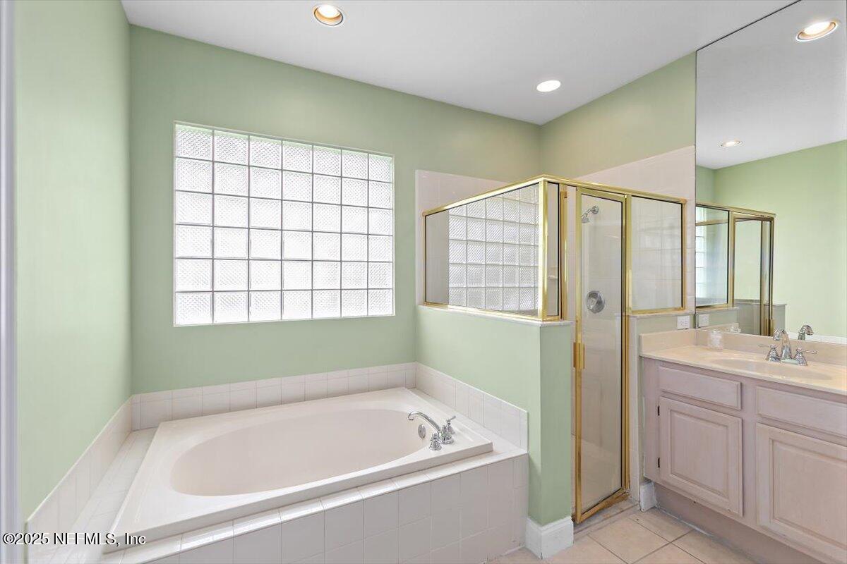 9927 Chelsea Lake Road Jacksonville, FL 32256 - Photo 16 of 53 Primary Bath - View 2