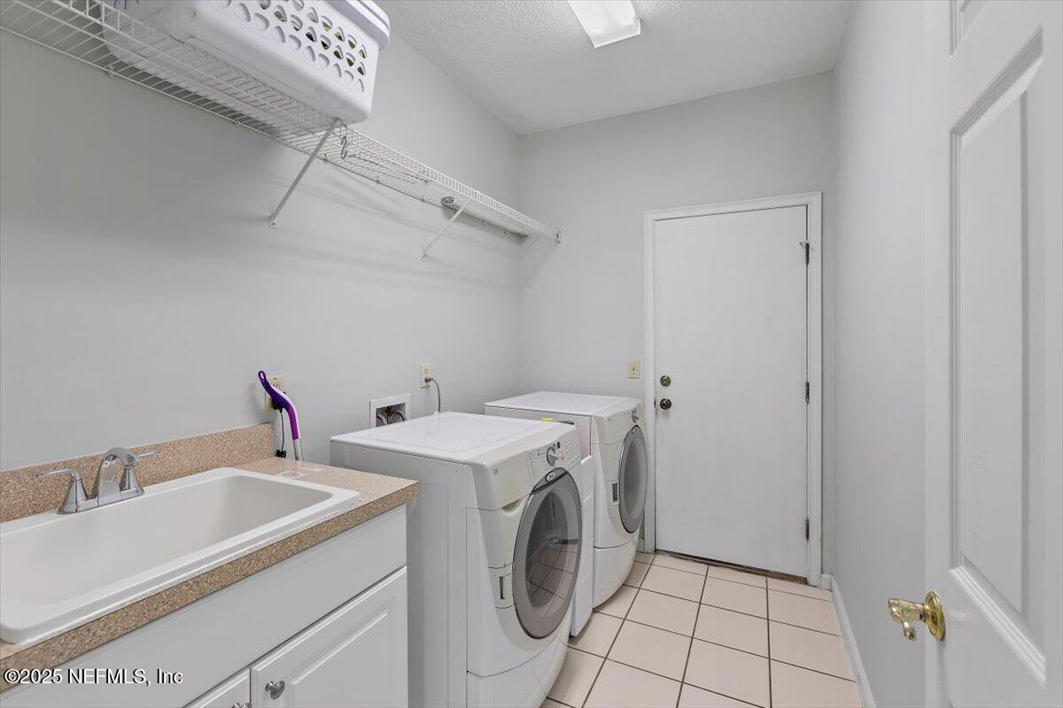 9927 Chelsea Lake Road Jacksonville, FL 32256 - Photo 23 of 53 Laundry Room