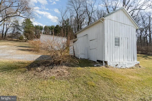 $1,800 | 5446 Stambaugh Road, Spring Grove, PA 17362