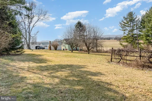 $1,800 | 5446 Stambaugh Road, Spring Grove, PA 17362