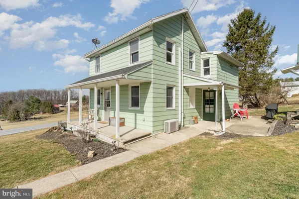 $1,800 | 5446 Stambaugh Road, Spring Grove, PA 17362