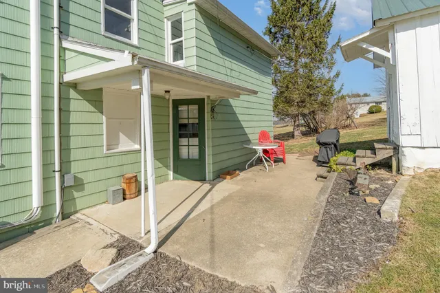 $1,800 | 5446 Stambaugh Road, Spring Grove, PA 17362