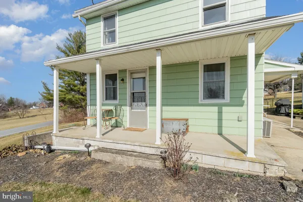 $1,800 | 5446 Stambaugh Road, Spring Grove, PA 17362