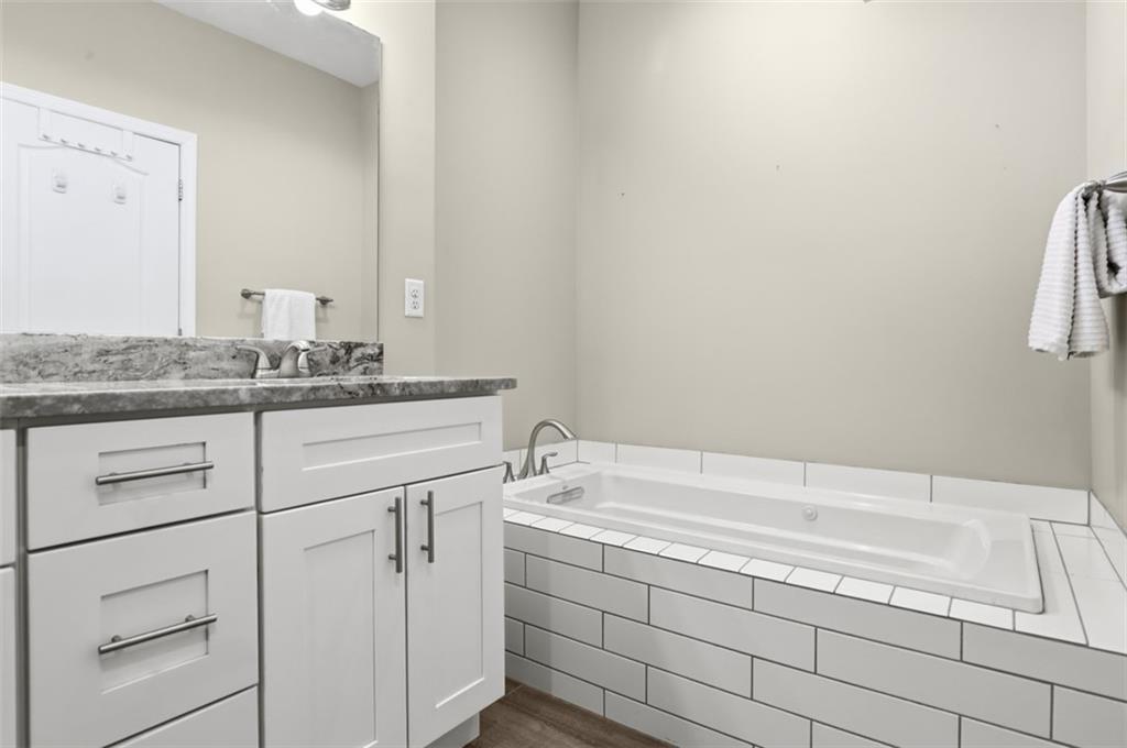 650 Southern Avenue Pittsburgh, PA 15211 - Photo 16 of 27 soaking tub