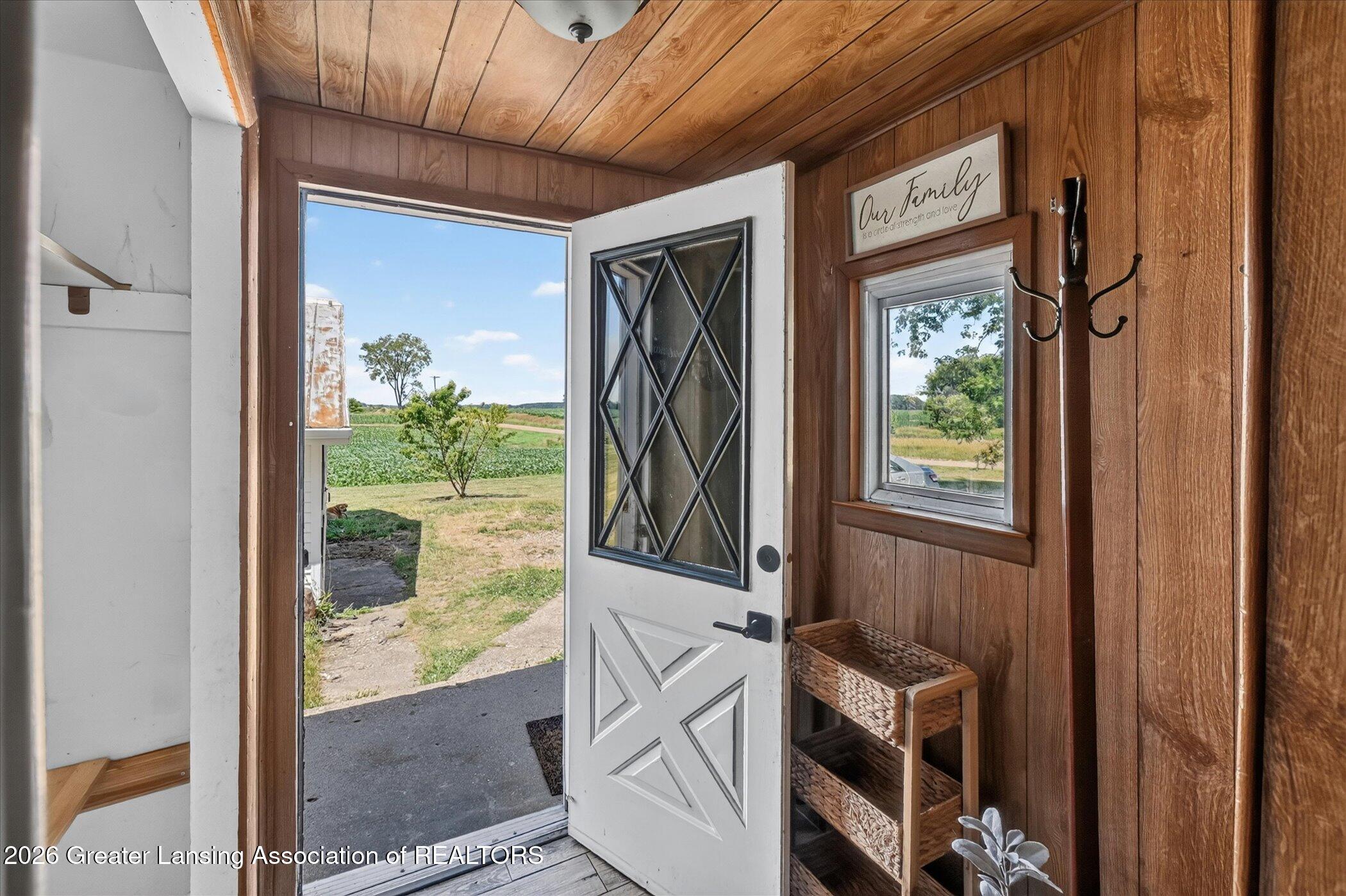6292 East Gratiot Road Elsie, MI 48831 - Photo 6 of 46 08-6292-E-Gratiot-Rd-Bannister-WindowSti