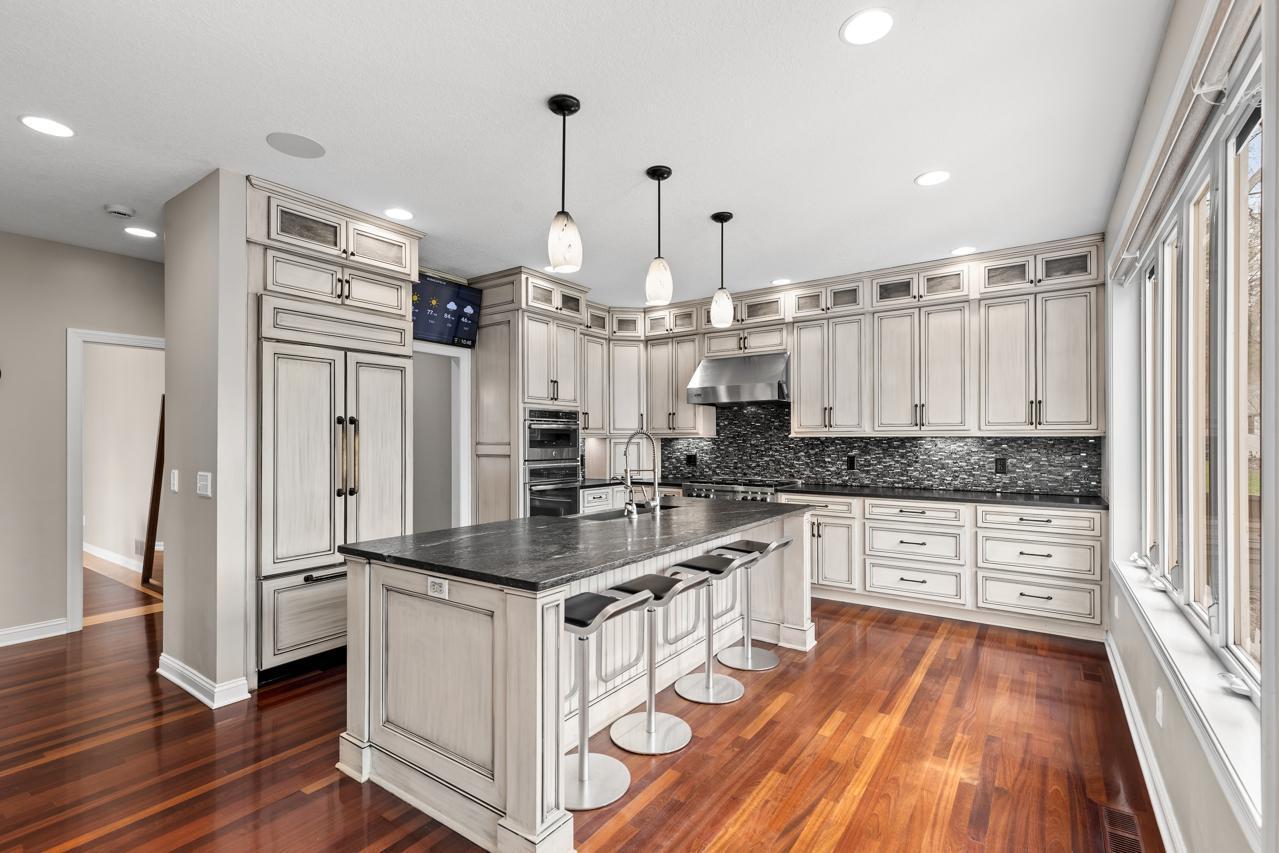 4251 Manor Ct Road Minnetonka, MN 55345 - Photo 20 of 87