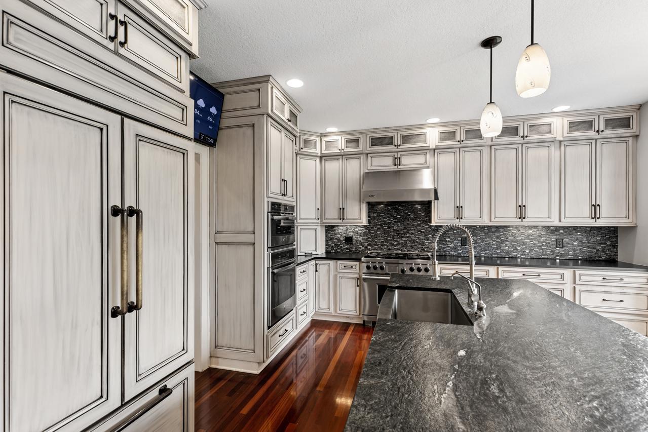 4251 Manor Ct Road Minnetonka, MN 55345 - Photo 22 of 87