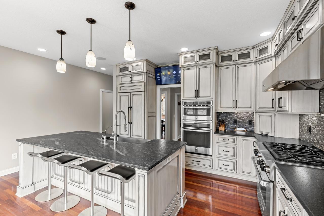 4251 Manor Ct Road Minnetonka, MN 55345 - Photo 23 of 87