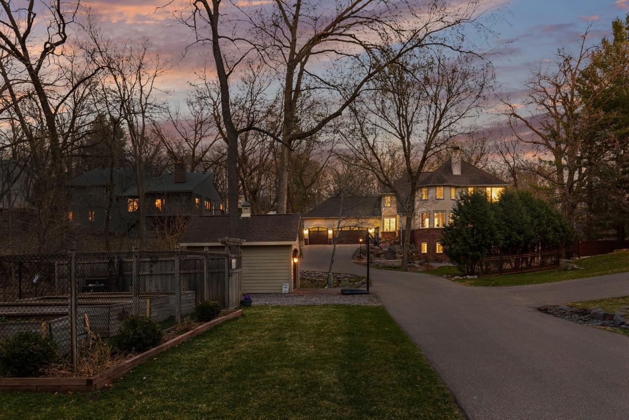 4251 Manor Ct Road Minnetonka, MN 55345 - Photo 3 of 87