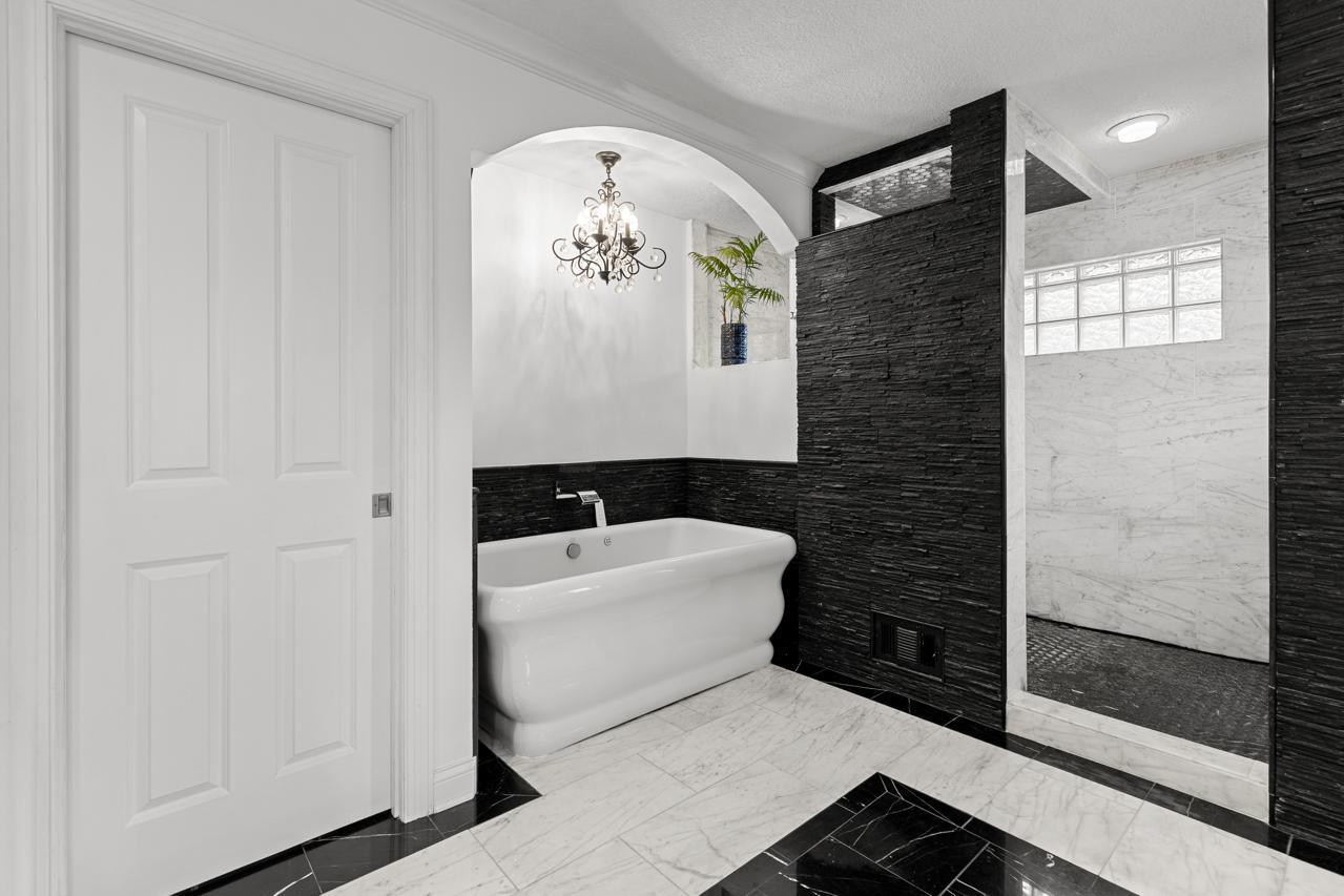 4251 Manor Ct Road Minnetonka, MN 55345 - Photo 37 of 87