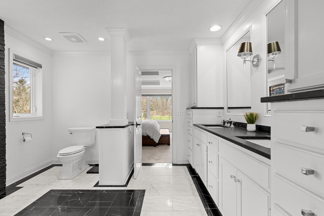 4251 Manor Ct Road Minnetonka, MN 55345 - Photo 40 of 87