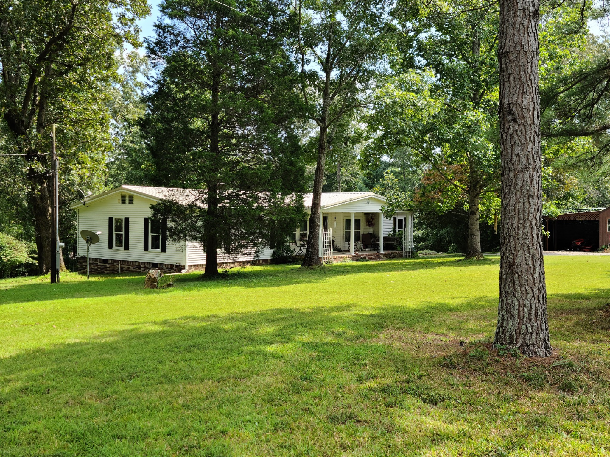 140 Neighbors Road Hohenwald, TN 38462 - Photo 4 of 49 Gallery Image 4