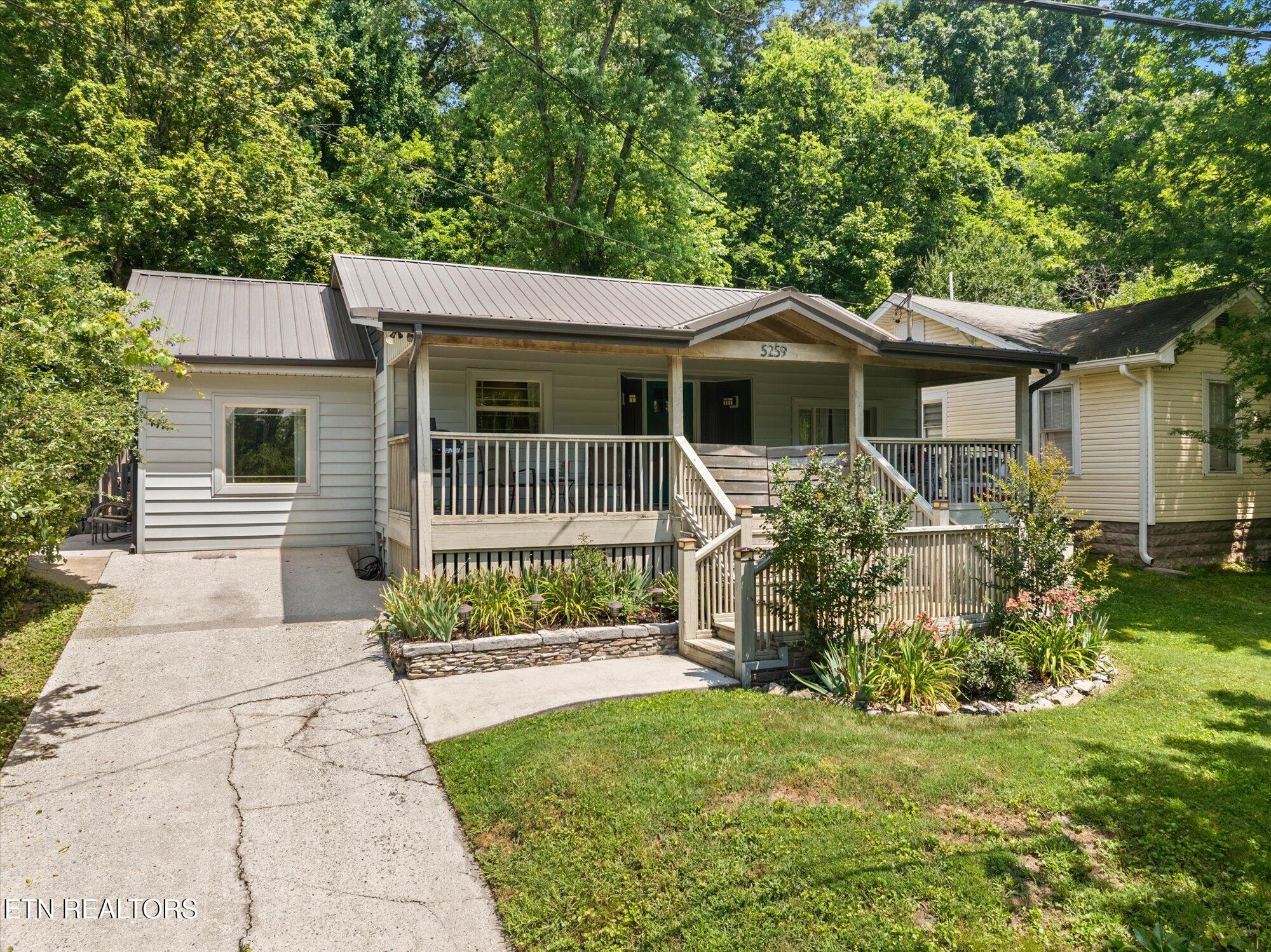 5259 McIntyre Road Knoxville, TN 37914 - Photo 1 of 26 02-5259-McIntyre-Rd-Knoxville-TN-2
