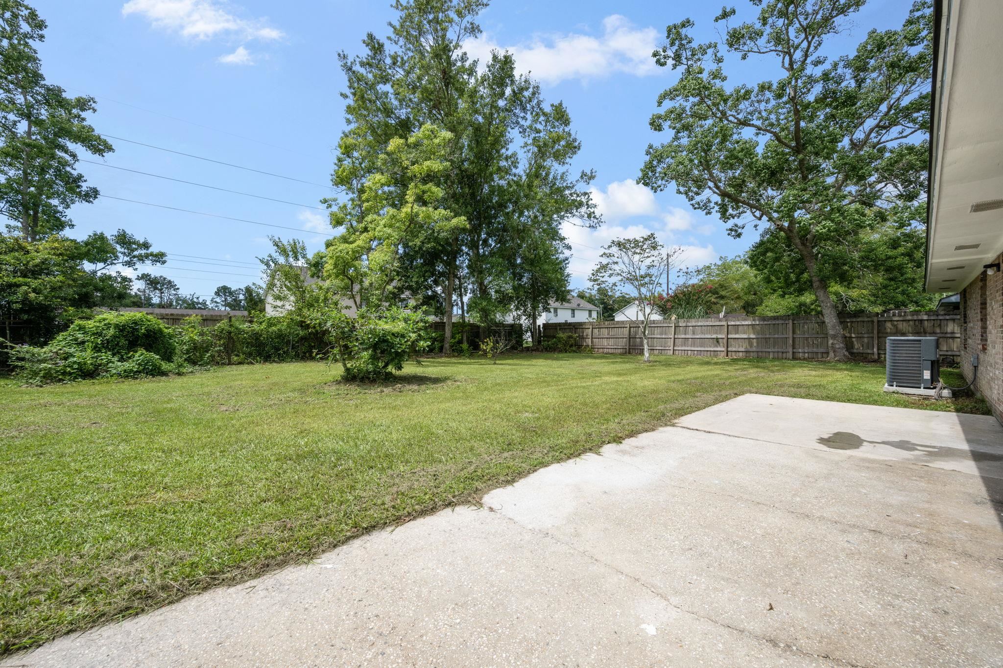 610 East Gate Circle Foley, AL 36535 - Photo 31 of 34
