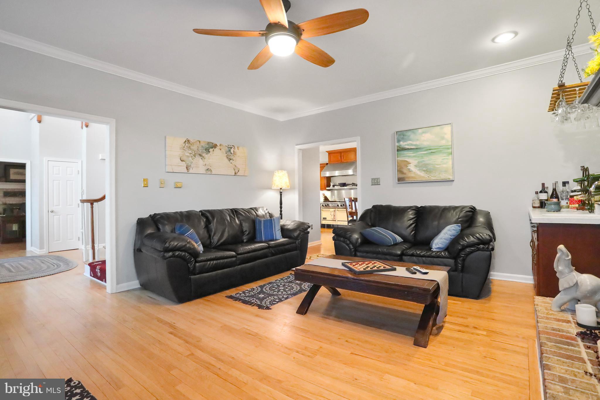24556 Raven Rock Road Smithsburg, MD 21783 - Photo 11 of 30 Living Room