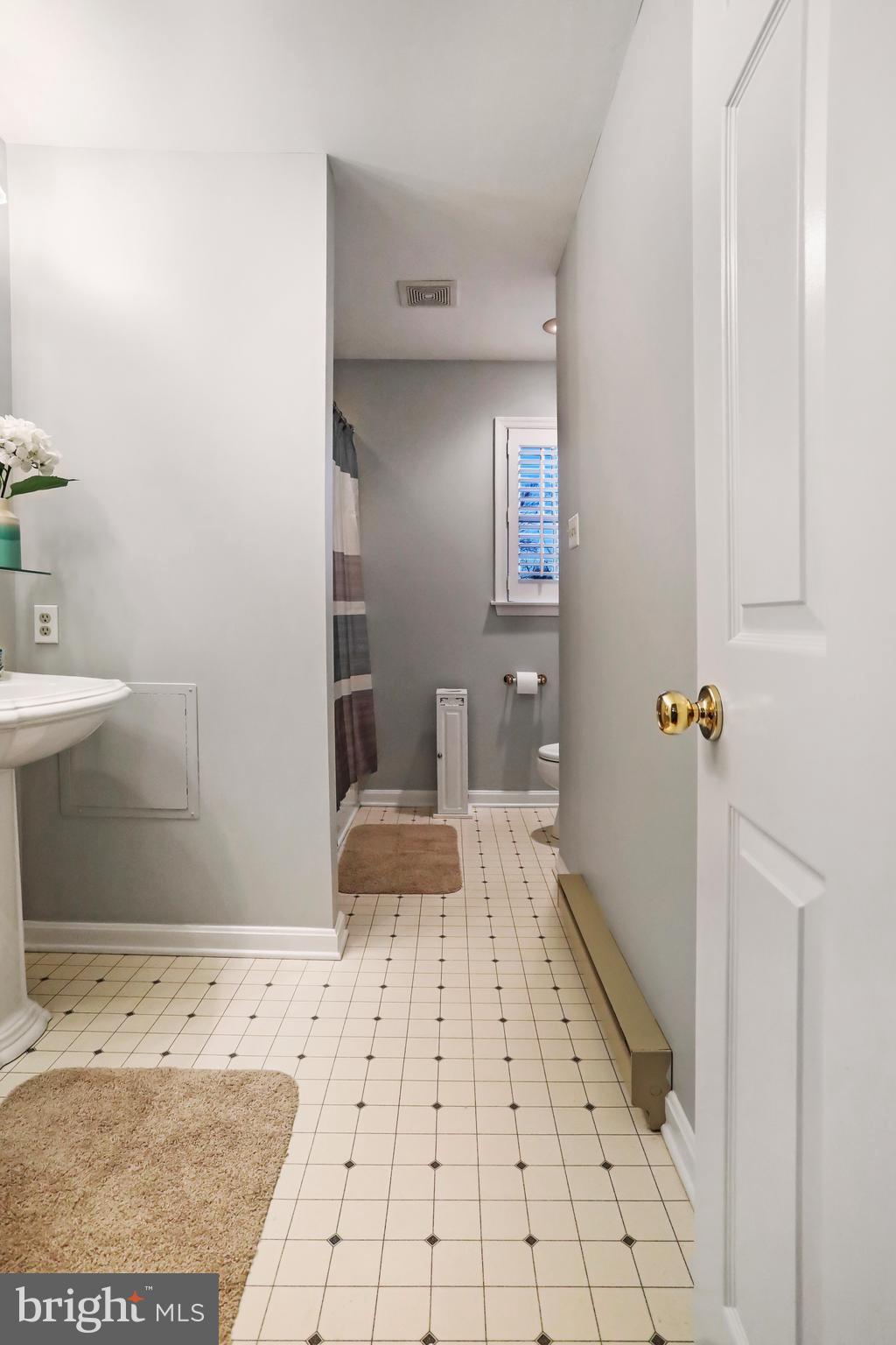 24556 Raven Rock Road Smithsburg, MD 21783 - Photo 21 of 30 Bath