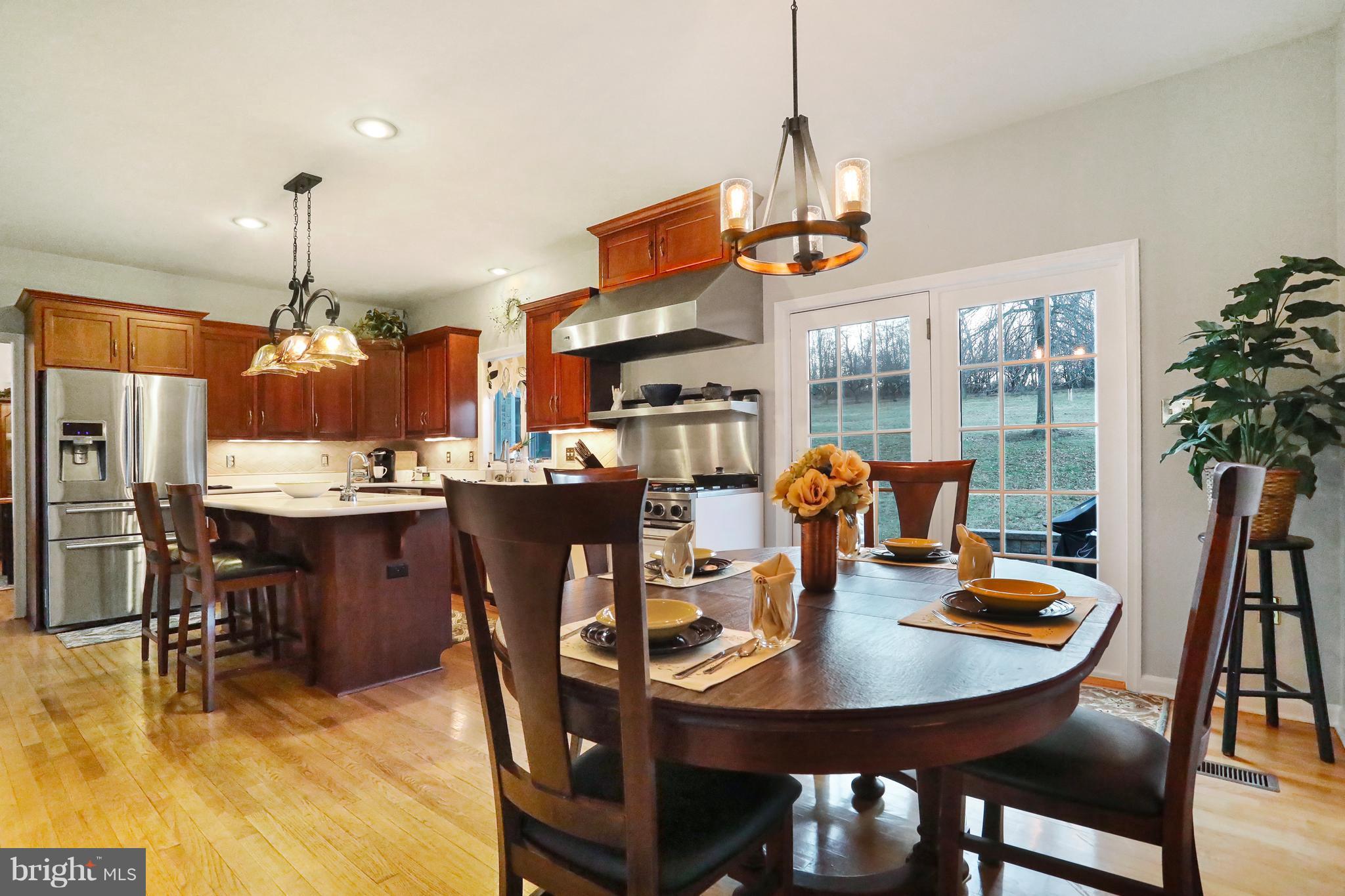 24556 Raven Rock Road Smithsburg, MD 21783 - Photo 10 of 30 Eat in dining/ kitchen combo